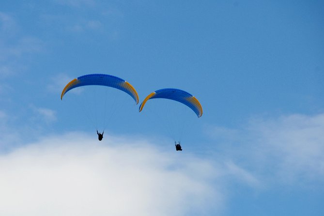Tandem paragliding in the Stubai Valley near Innsbruck - Flying above Neustift in the Stubai Valley