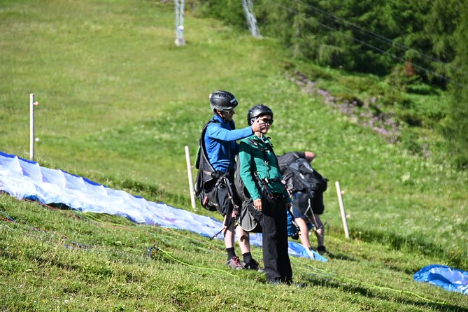 Tandem paragliding in the Stubai Valley near Innsbruck - Photos, video, and the real cost