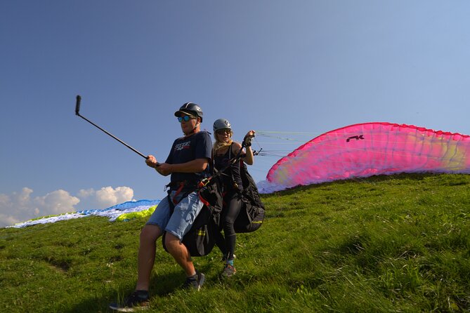Tandem Paragliding St. Gilgen - Wolfgangsee - Riding the Zwölferhorn cable car