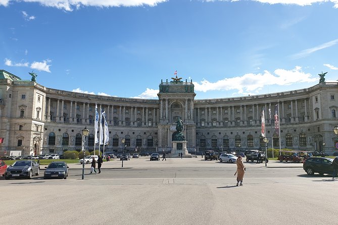 The best of Vienna on foot - Stephansplatz and the 137-meter cathedral tower