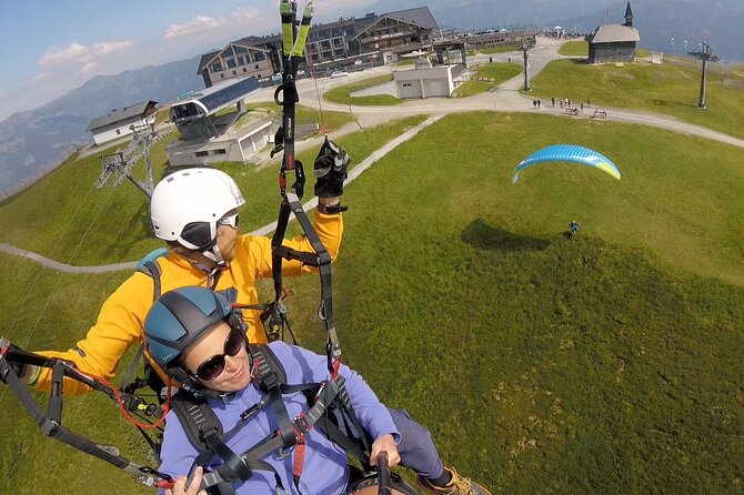 The Best Paragliding Tandem Flights in Zell am See Kaprun - The 20-Minute Try-out Magic Flight