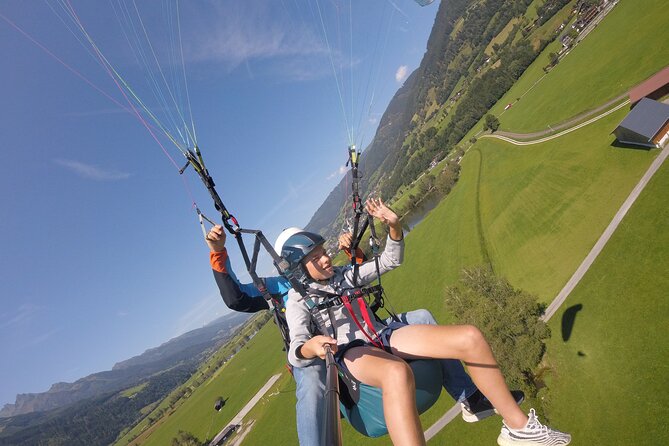 The Best Paragliding Tandem Flights in Zell am See Kaprun - What the Tandem Setup Feels Like