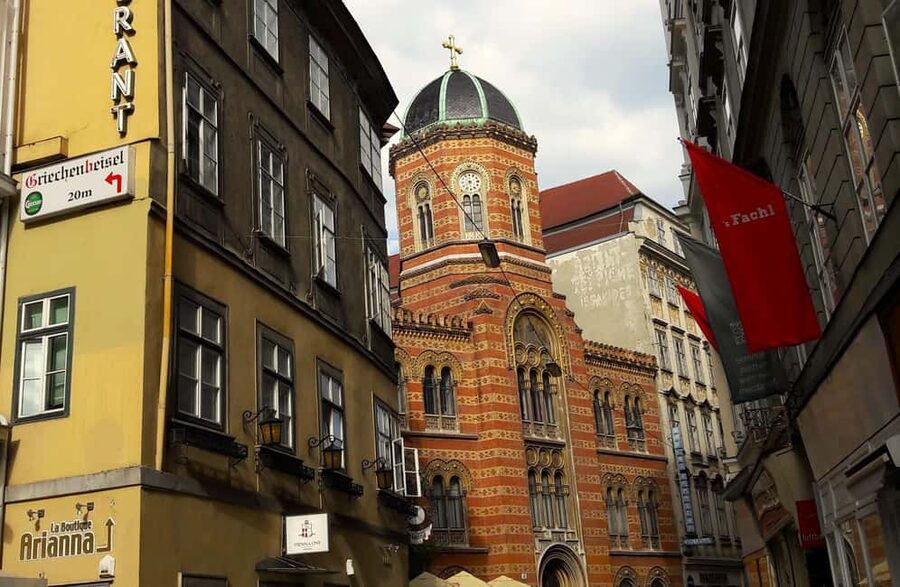The unknown Vienna City- a guided walking tour in 3 hours - Starting at Stubentor, where Vienna’s layers begin
