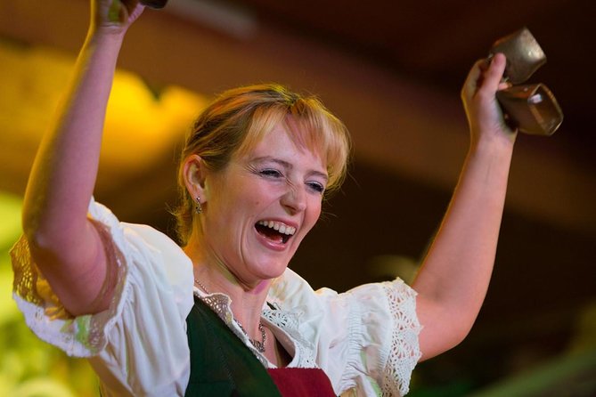 Tyrolean Folk Show Ticket in Innsbruck - Choosing the Three-Course Austrian Dinner