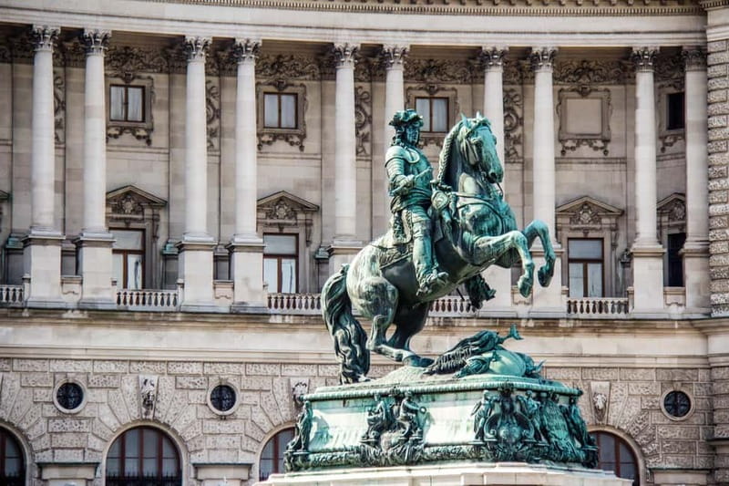 Vienna: 2 Hours Sightseeing Walking Tour - Starting at Michaelerplatz and Loos Haus