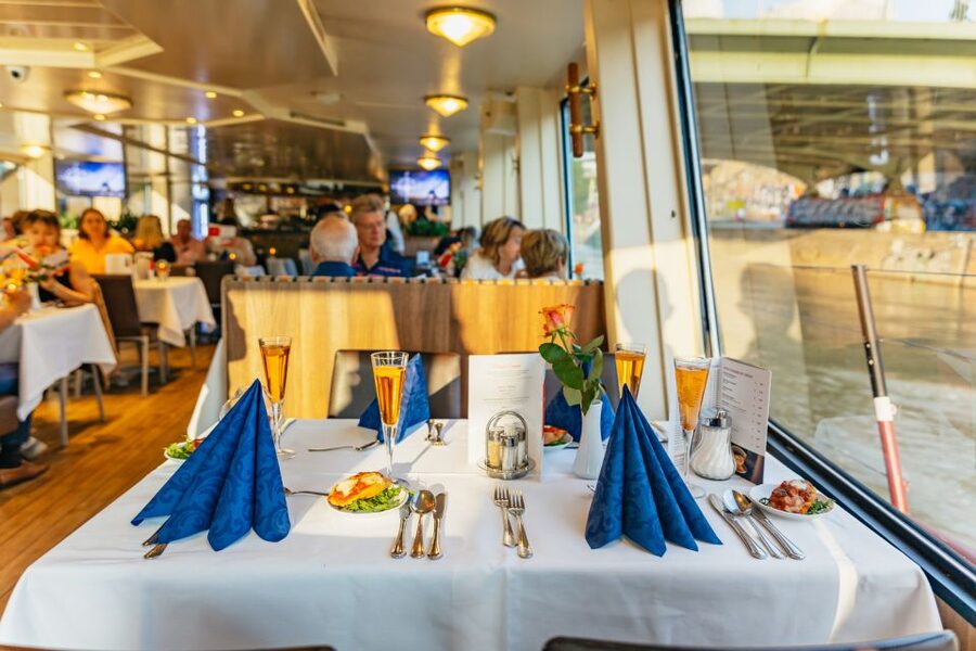 Vienna: 3-Course Evening Dinner Cruise - What the three-hour Vienna cruise is really like