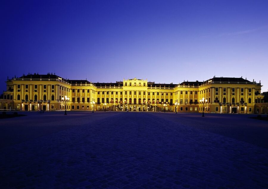 Vienna: After-Hours Schönbrunn Palace Entry & Concert Ticket - The wait before the concert