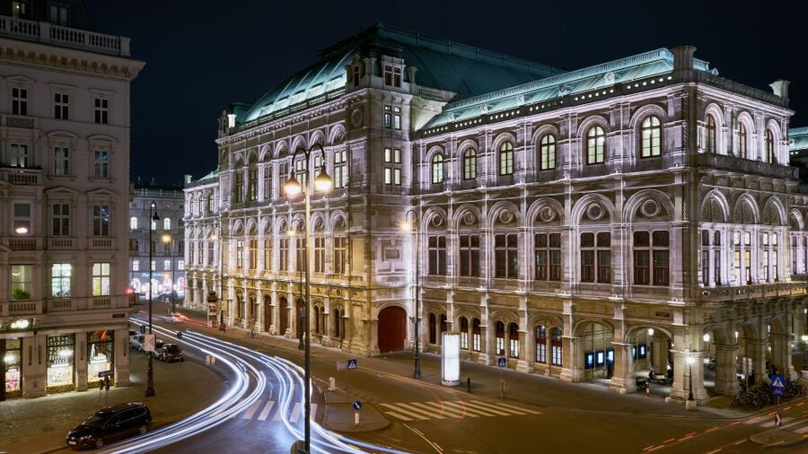 Vienna: Big Bus City Highlights Night Tour with Live Guide - Key points to know before boarding