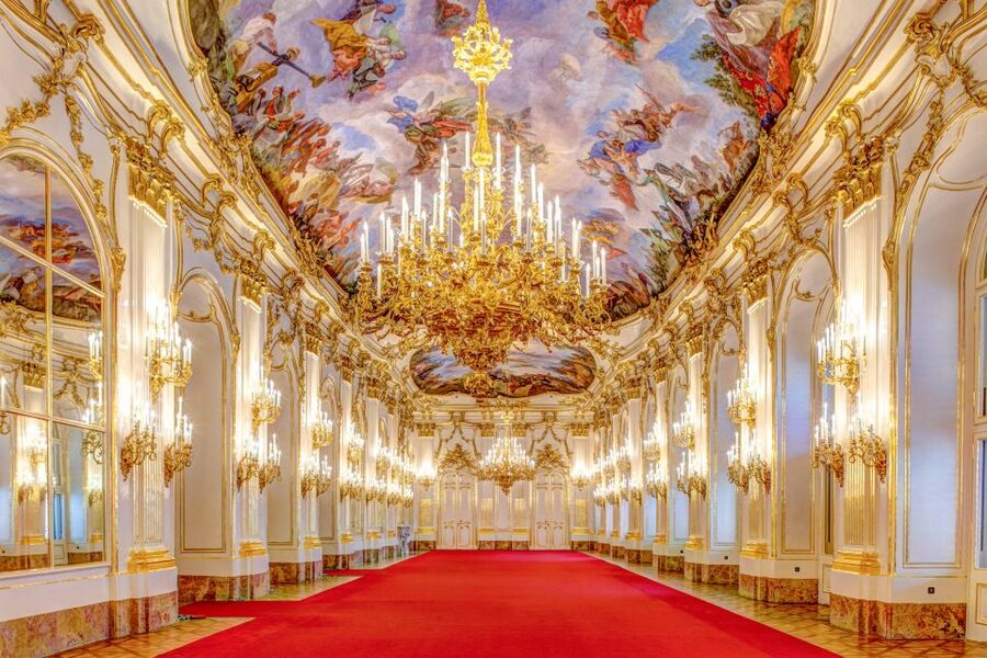 Vienna: Bus & Schönbrunn Palace Skip-the-Line Guided Tour - Key points at a glance