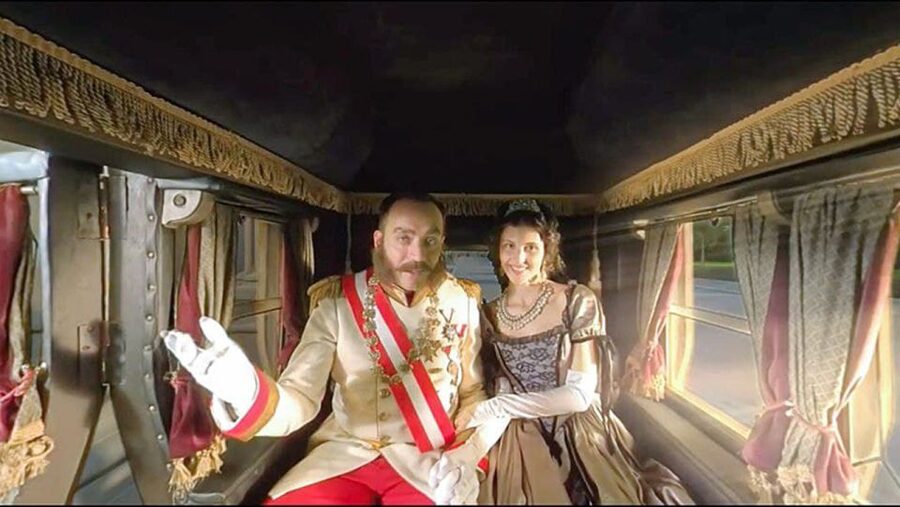 Vienna: Bus Tour with Virtual Reality Experience - Who will enjoy this tour most