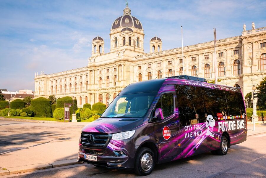 Vienna: Bus Tour with Virtual Reality Experience - The first route: Opera, Hofburg squares, and imperial Vienna