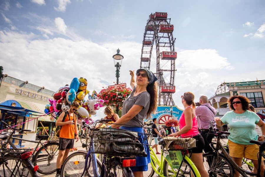 Vienna by Bike 3-Hour All-In-One City Bike Tour in English - Heroes’ Square and the difficult twentieth century