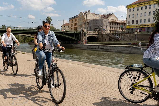 Vienna by bike in small groups max 12pax - Starting at Velopold Vienna