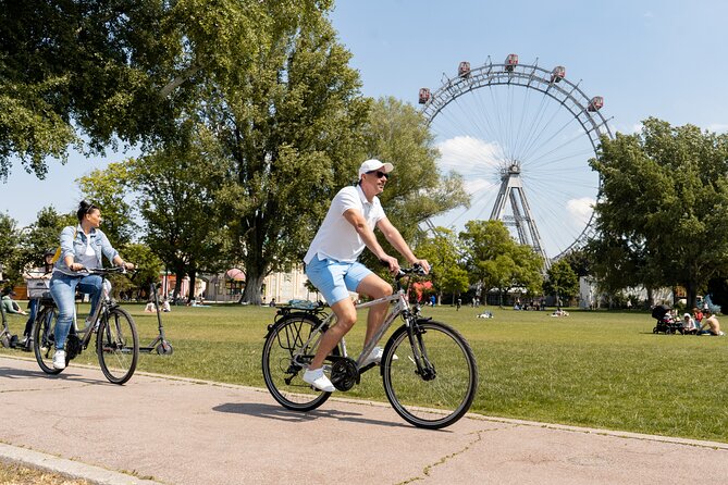 Vienna by bike in small groups max 12pax - Vienna’s museum quarter and Rathaus