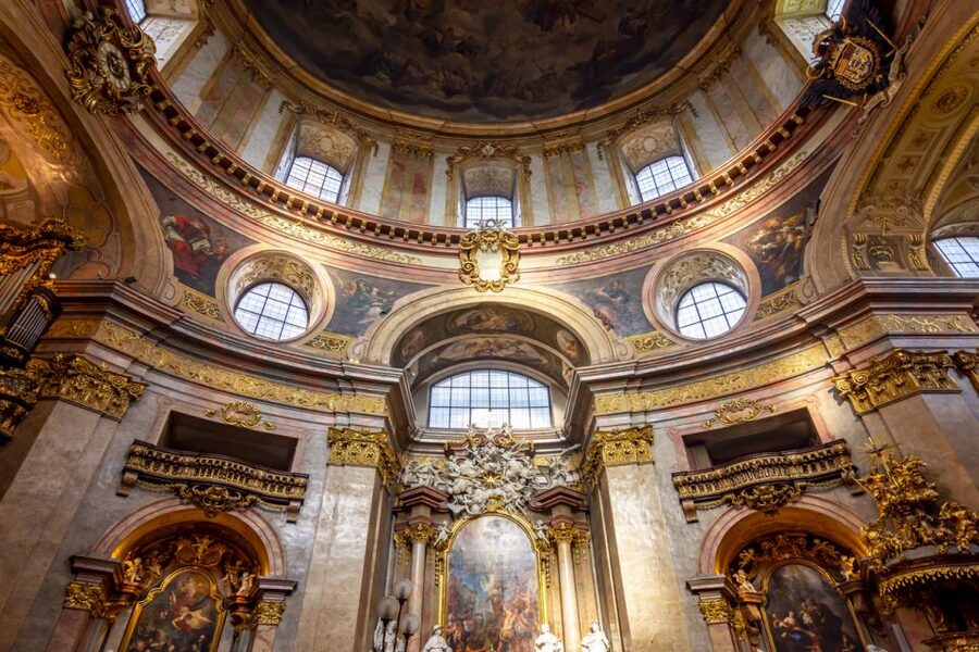 Vienna: Classic Ensemble Vienna in St. Peter's Church Ticket - Acoustics, Atmosphere, and Volume