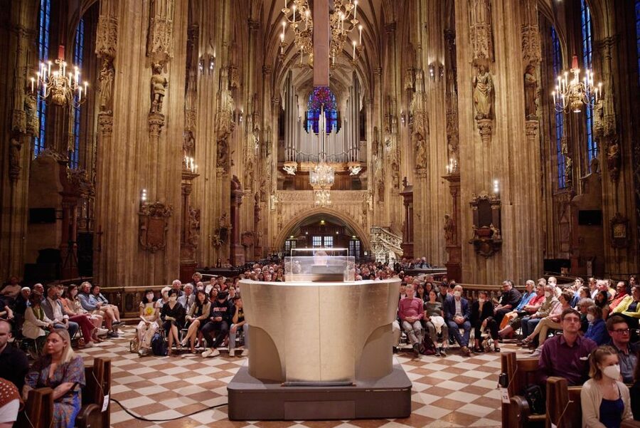 Vienna: Classical Concert at St. Stephen's Cathedral - The atmosphere inside a working cathedral