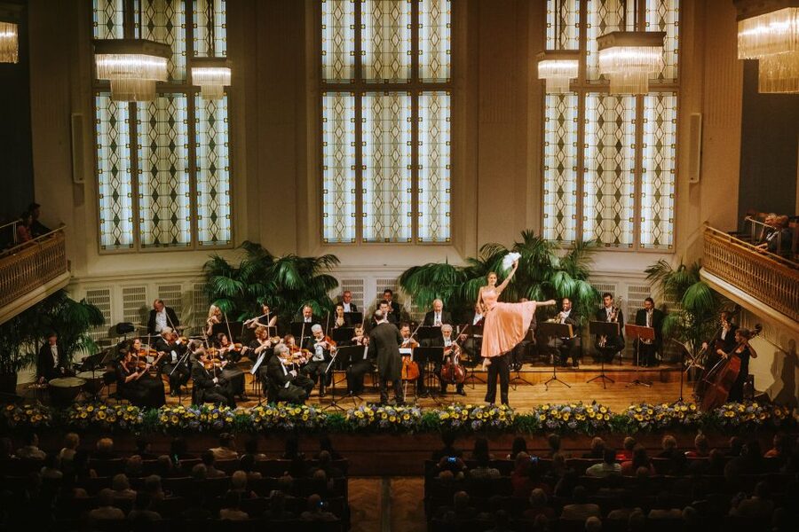 Vienna: Concert Tickets for Vienna Hofburg Orchestra - Opera voices and ballet dancers add stage life