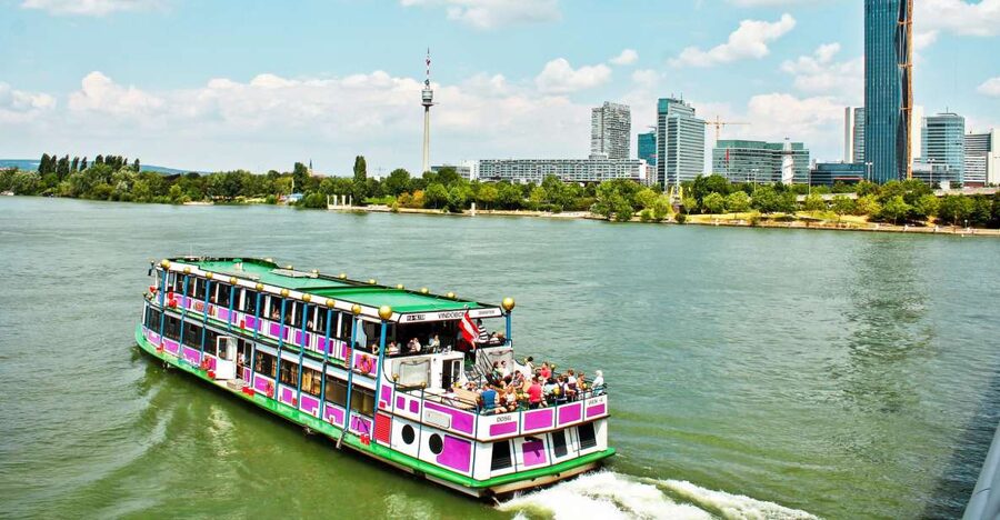 Vienna: Cruise and Schnitzel Tour - Key points to know before you book