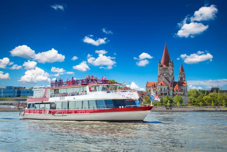 Vienna: Cruise and Schnitzel Tour - The lock passages are part of the timetable