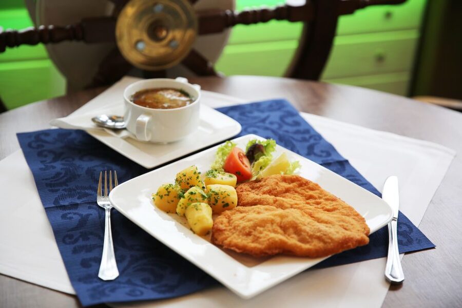 Vienna: Cruise and Schnitzel Tour - The Wiener Schnitzel is the main event