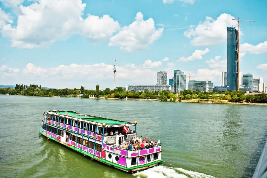 Vienna: Cruise and Schnitzel Tour - MS Vindobona and MS Wien offer different onboard moods