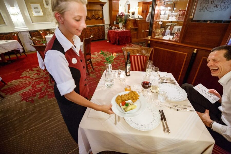 Vienna: Culinary Experience at Restaurant Stefanie - Service, atmosphere, and solo dining