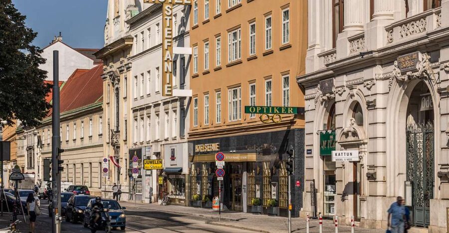 Vienna: Culinary Experience at Restaurant Stefanie - How the seven specialties arrive