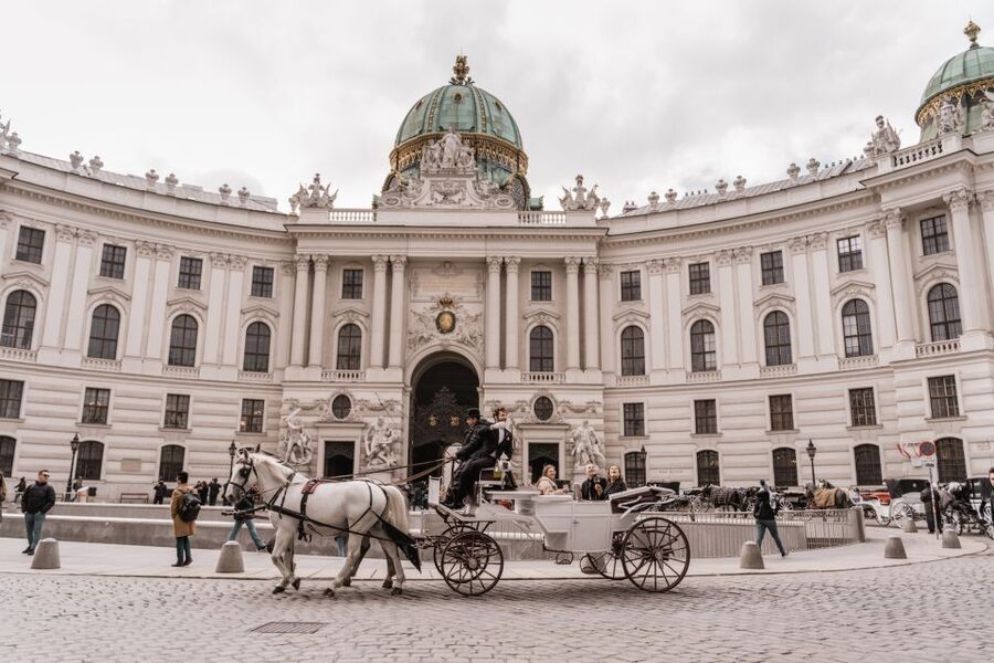 Vienna: Culinary Horse-Drawn Carriage Experience - A Royal-Feeling Ride Through Vienna’s Old Town