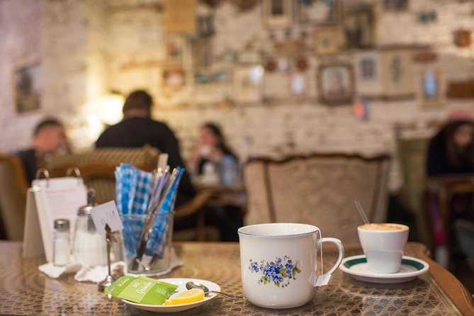 Vienna for Food Lovers: Cafés, Markets & Austrian Cuisine - Café Korb and the rules of Viennese coffee