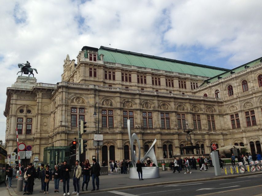 Vienna: Guided E-Bike Tour - The Hofburg and Heldenplatz: Vienna’s imperial stage