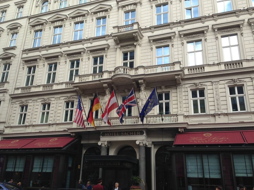 Vienna: Guided E-Bike Tour - Stadtpark, Schwarzenbergplatz, and Belvedere
