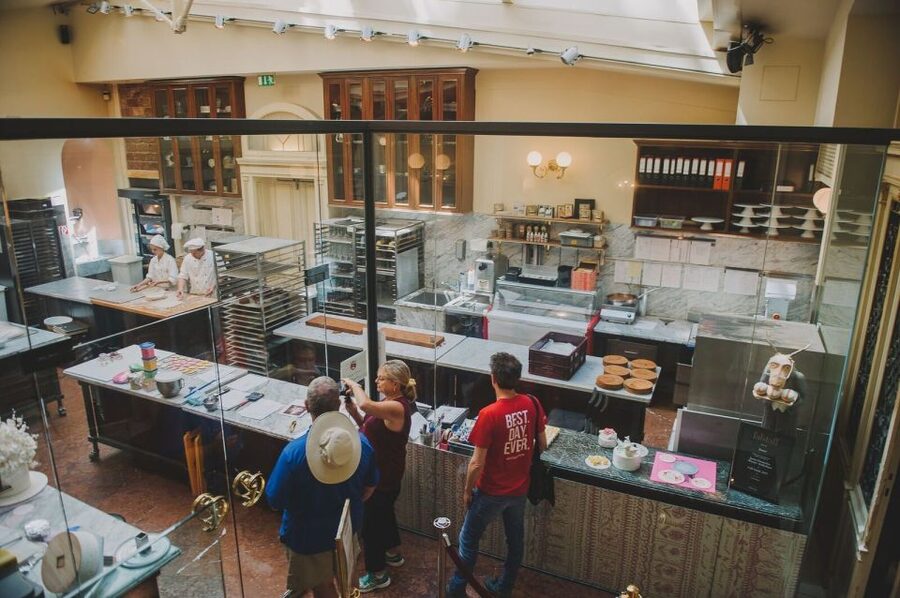 Vienna: Guided Foodie Walking Tour with Tastings and Coffee - Brunnenmarkt and a look at everyday market life
