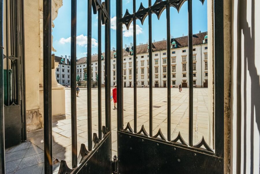 Vienna: Guided Walking Tour of City Center Highlights - A Smart First Walk Through Vienna’s Old Center