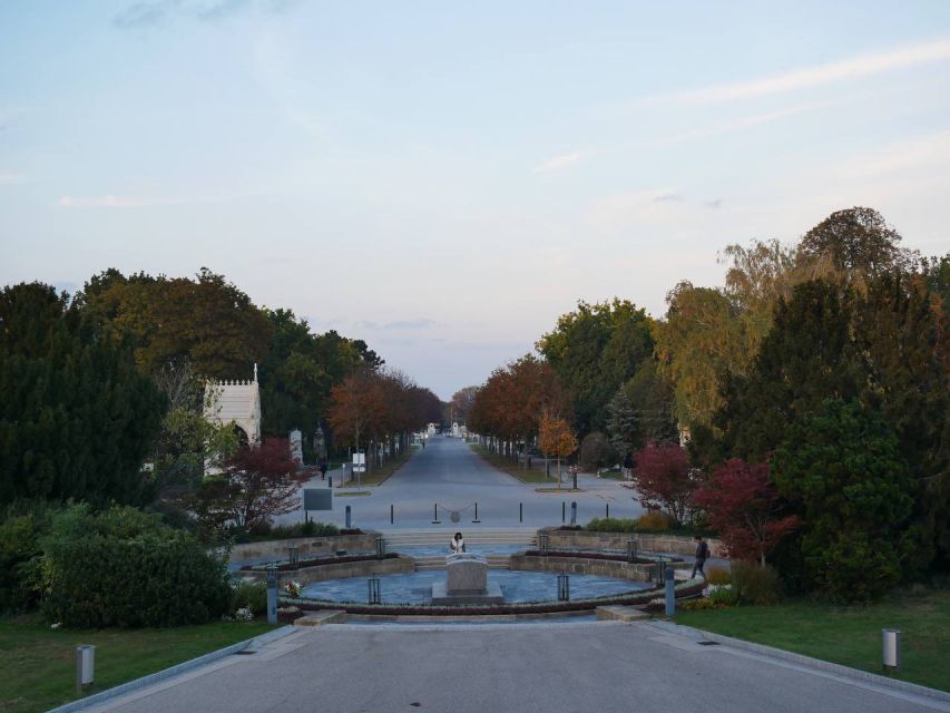Vienna: Guided Walking Tour of the Central Cemetery - Famous musicians and the people behind the names