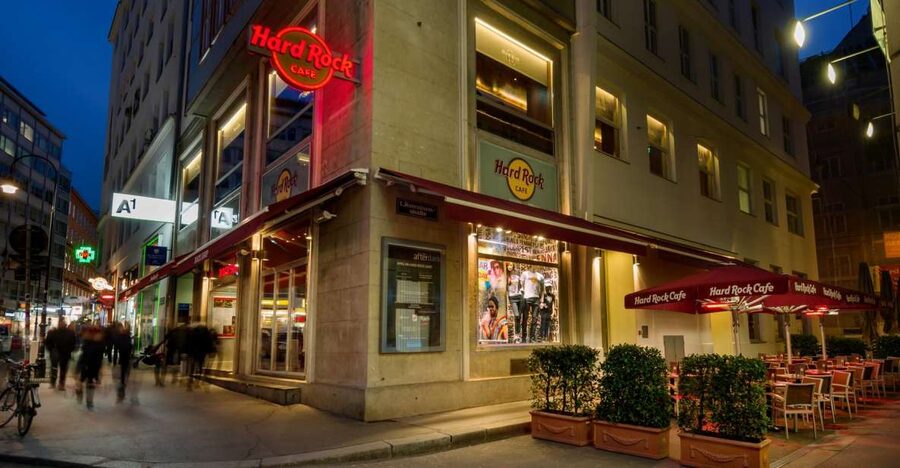 Vienna: Hard Rock Cafe with Set Menu for Lunch or Dinner - Finding Hard Rock Cafe Vienna on Rotenturmstrasse