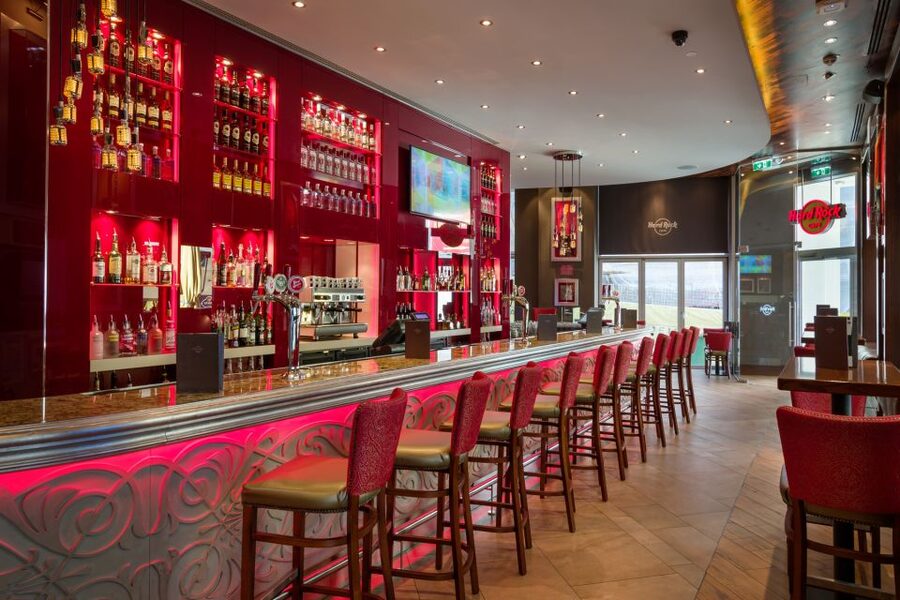 Vienna: Hard Rock Cafe with Set Menu for Lunch or Dinner - Timing, booking, and small practical points