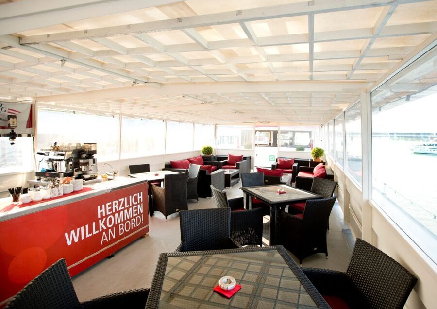 Vienna: Heurigen Cruise with Viennese Songs and Buffet - Music that comes to your table