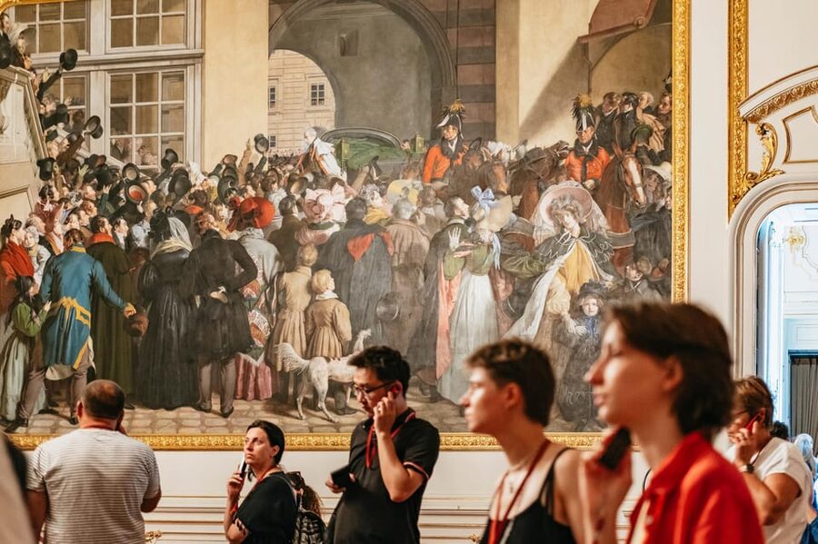 Vienna: Hofburg and Empress Sisi Museum Guided Tour - From Albertinaplatz to the Hofburg