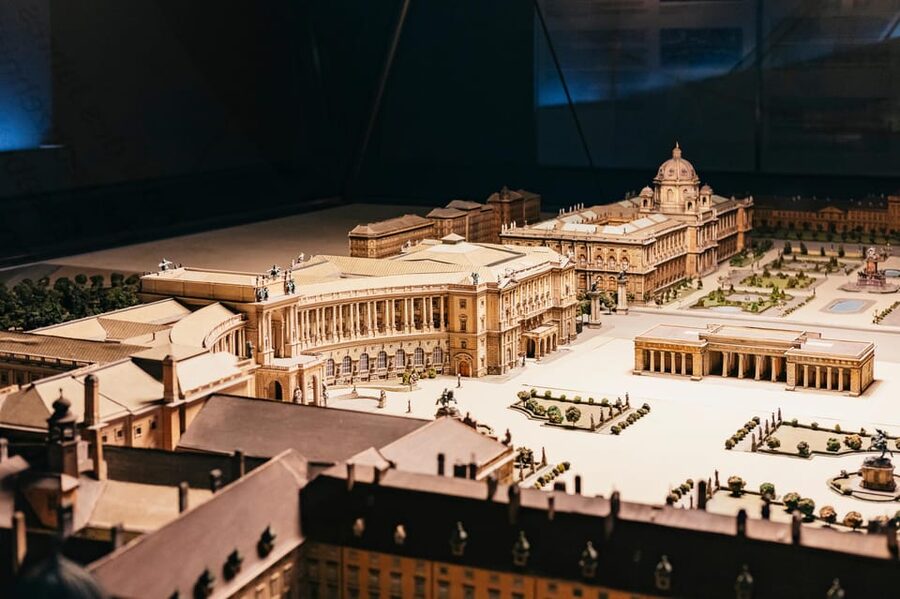 Vienna: Hofburg and Empress Sisi Museum Guided Tour - Inside the imperial apartments