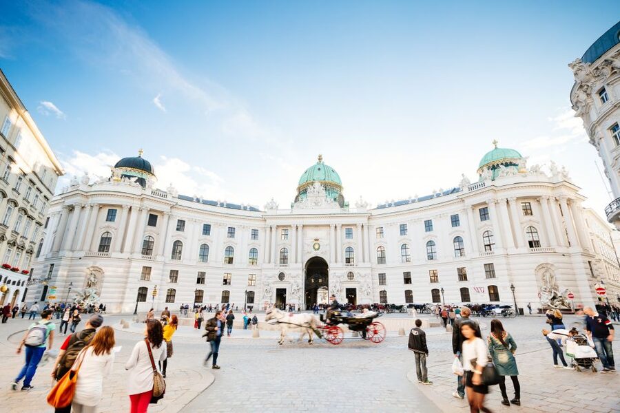 Vienna: Hop-On Hop-Off Sightseeing Bus Tour in 19 Languages - Key points at a glance