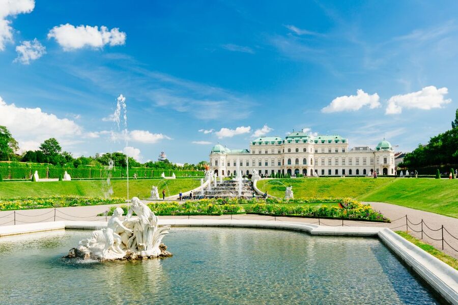 Vienna: Hop-On Hop-Off Sightseeing Bus Tour in 19 Languages - Green Route: Grinzing and Cobenzl in summer