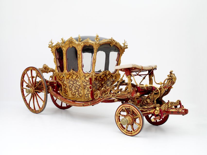 Vienna: Imperial Carriage Museum in Schönbrunn Palace Ticket - The Baroque imperial coach takes center stage