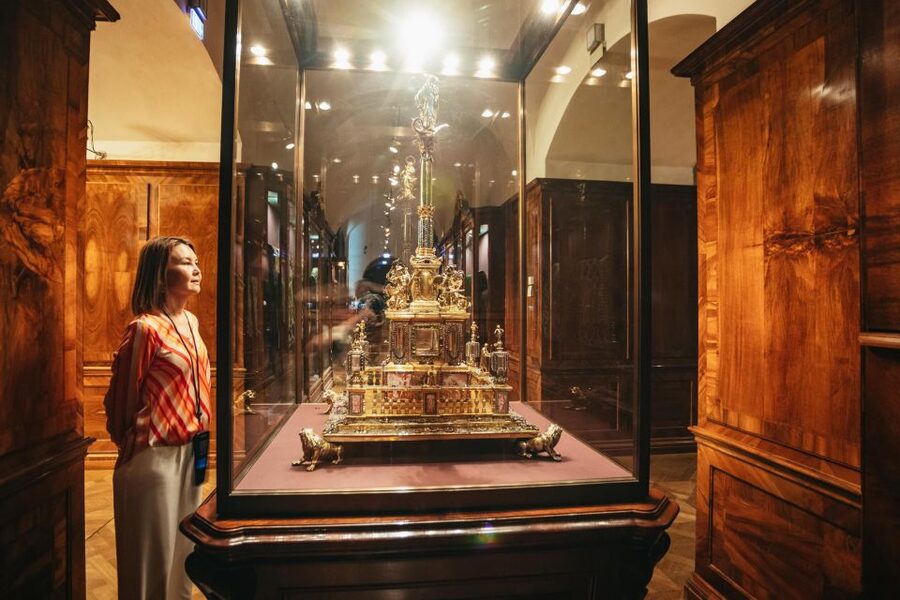 Vienna: Imperial Treasury in the Hofburg Palace - How long to spend inside