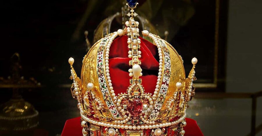Vienna: Imperial Treasury & New Hofburg Palace Combo Ticket - Weltmuseum Wien and what the combo includes