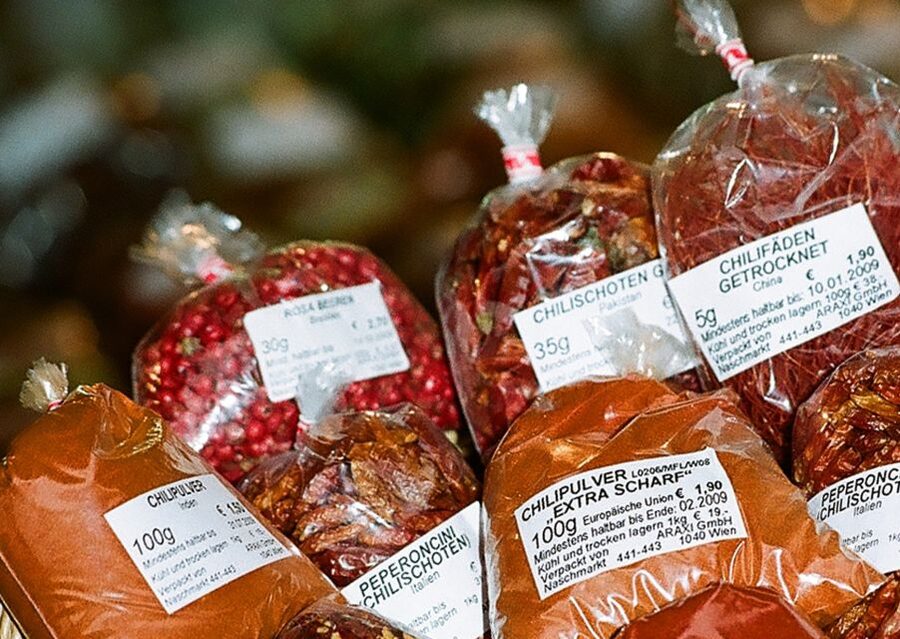 Vienna: Naschmarkt Food Tasting Tour - Austrian food or international food?