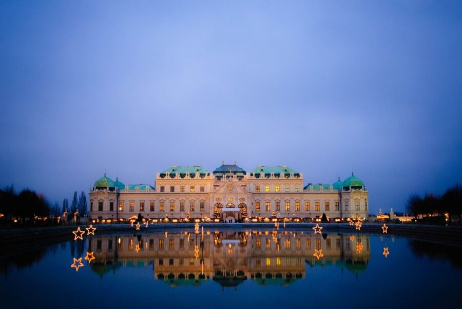 Vienna: Panoramic Night Tour by Bus - Parliament, Burgtheater, and City Hall