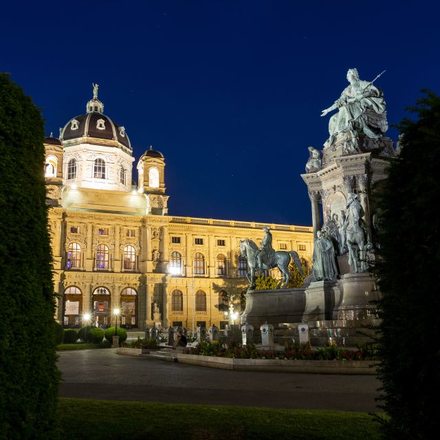 Vienna: Panoramic Night Tour by Bus - Returning to Karlsplatz