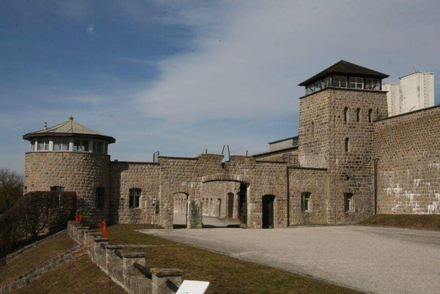 Vienna: Private Tour Mauthausen and Linz - What is included, and what is not
