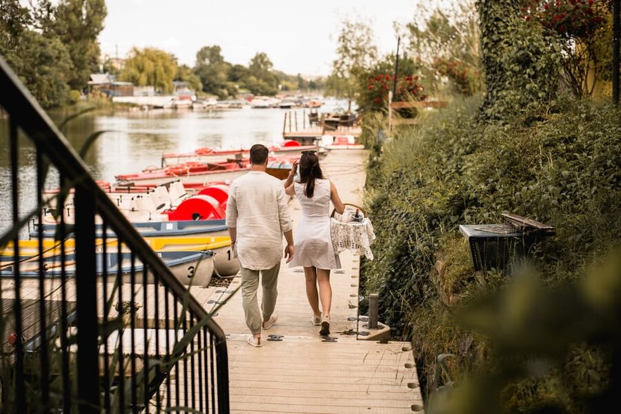 Vienna: Retro Boat Tour on the Danube River with Picnic - A good choice for birthdays and slow mornings