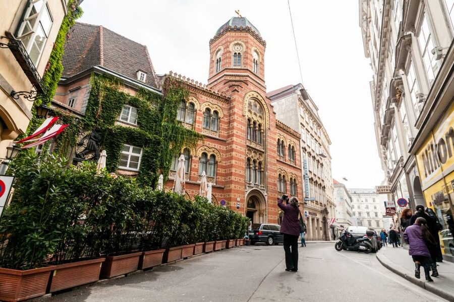 Vienna: Romantic Old Town 2-Hour Discovery Tour - Why this old-town walk feels different